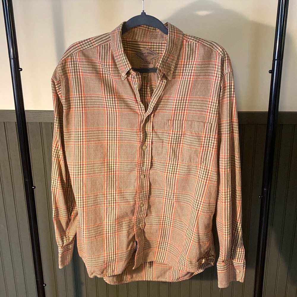 Bill’s Khakis sport shirt size large. Made in USA